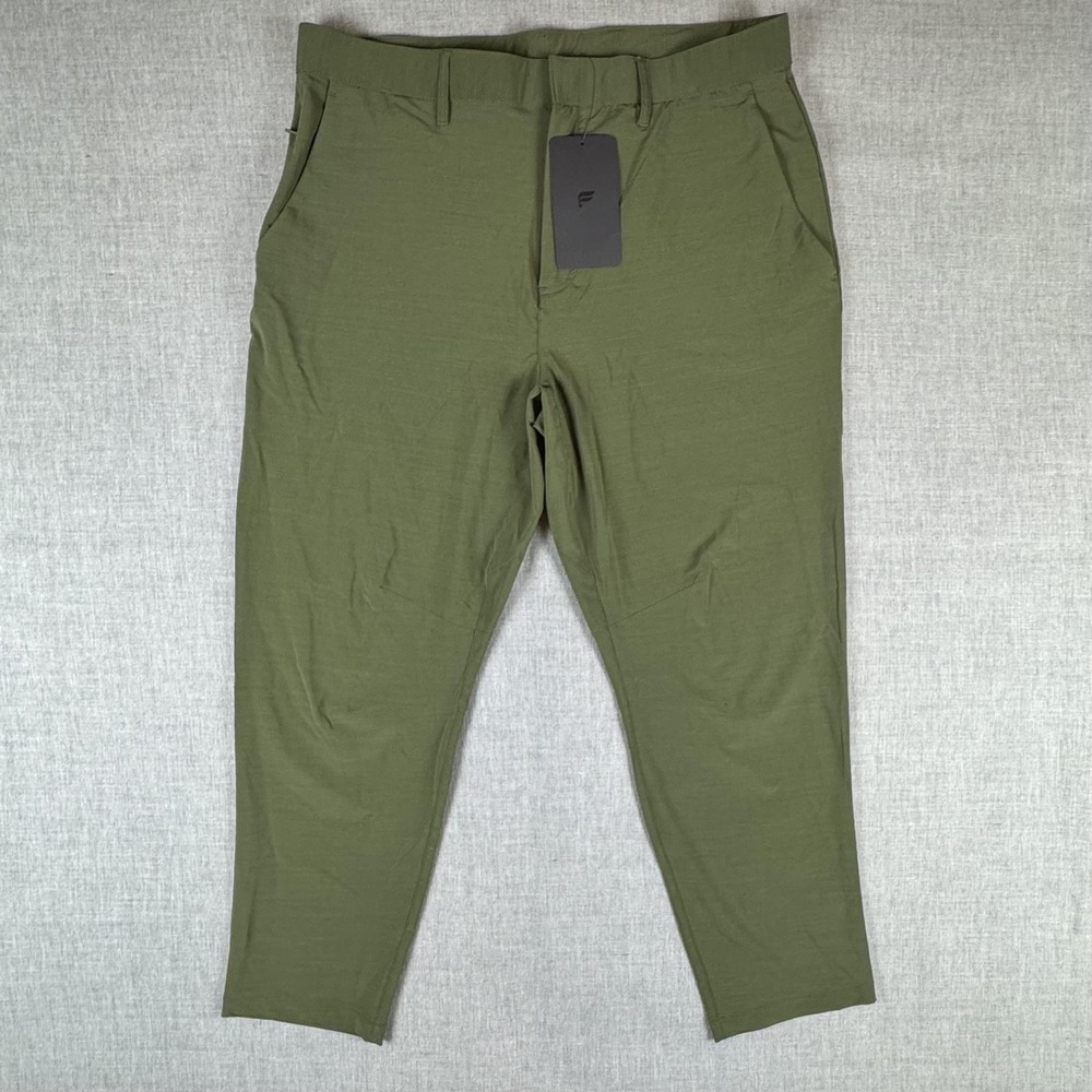 Fabletics The Only Pant Mens Large 34x26 Green Stretch Khakis Water Resistant